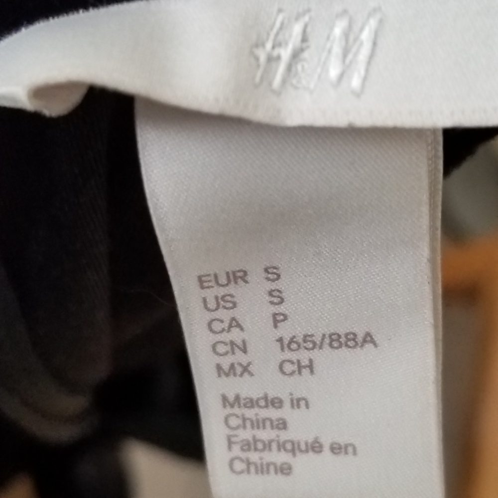 🔥H&M Soft Black Velour Rhinestone Top Long Sleeve Back Zip Size Small Velour - Picture 6 of 8